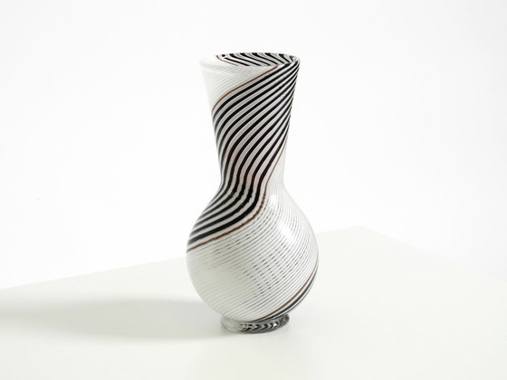 Image 1 of Wunderschöne italienische Murano-Glasvase aus der Mitte des 20. Jahrhunderts von Dino Martens für Aureliano Toso