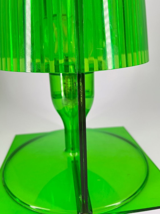 Image 1 of Lampe de table Kartell « Take » verte – Design de Ferruccio Lavia, fabriquée en Italie
