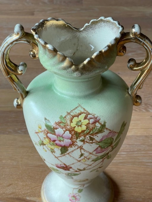 Vase aus Stoke-on-Trent, England; aus der Fabrik Empire Works