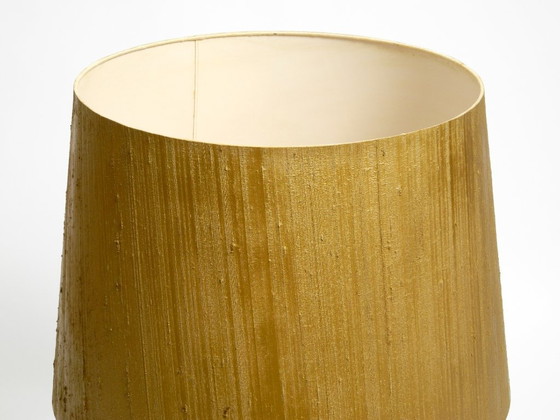 Image 1 of Grote, elegante, zeer zeldzame Putzler tafellamp uit 1970 met verlicht glazen lamphuis en kap van gouden dupionzijde