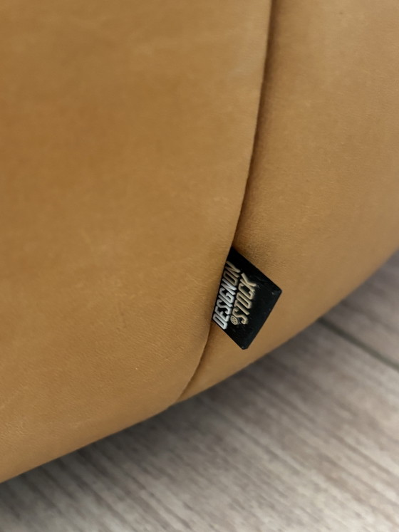 Design on Stock Barrell pouf – Footstools & poufs, Leather (photo 2 of 5)
