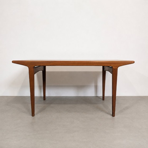 Image 1 of Table de salle à manger scandinave en teck de Johannes Andersen pour Uldum
