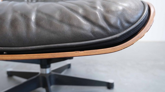 Vintage Eames Lounge Chair & Ottoman – Vitra – Fauteuils, Leather, Wood (photo 9 of 21)