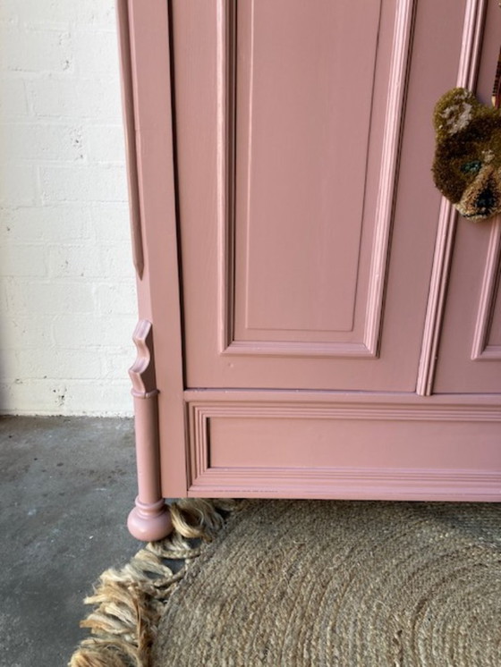 Image 1 of Armario antiguo, mueble para habitación infantil, mueble para juguetes restaurado.