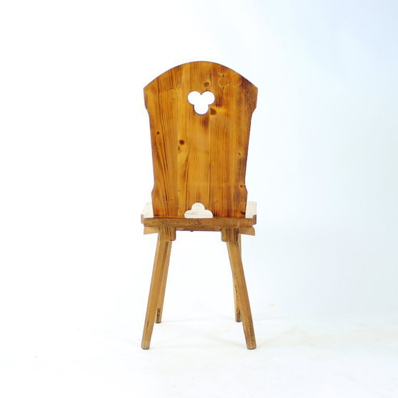 Image 1 of Chaise de salle à manger en bois de style folklorique, Tchécoslovaquie, années 1970