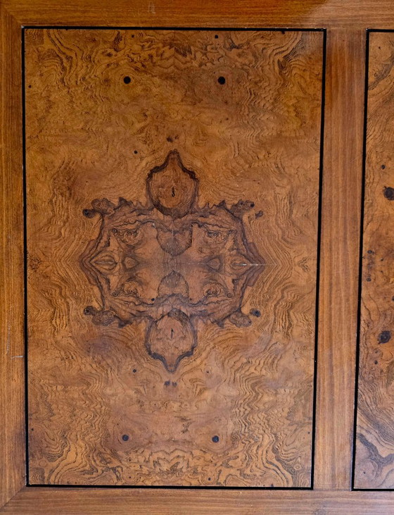 Art Deco bureau in wortelhout, teak kleur met bijhorende stoel. – Wood, Brass (photo 6 of 12)