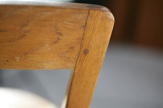 Image 1 of 2x Brutalistische Hocker mit Rückenlehne aus Holz