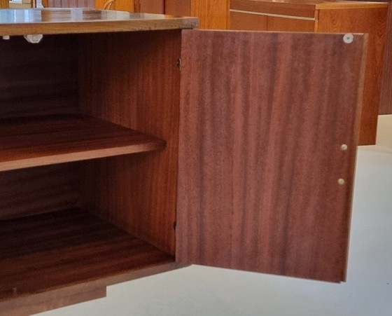 Image 1 of Aparador de mediados de siglo