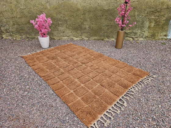 Image 1 of Alfombra de lana marrón de 250 cm x 150 cm.