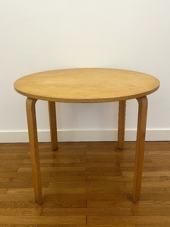 Image 1 of Tisch und 4 Stühle im Stil von Alvar Aalto