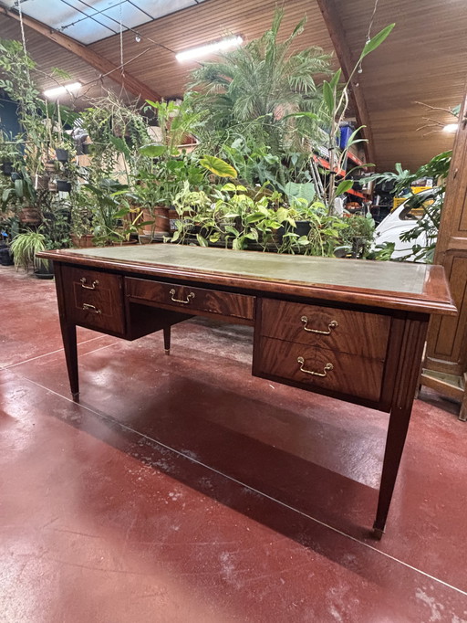 Klassiek engelse bureau