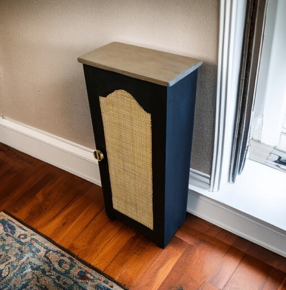 Image 1 of Bijzettafel van geverfd hout met rieten vlechtwerk - geïnspireerd op de Art Deco-stijl.