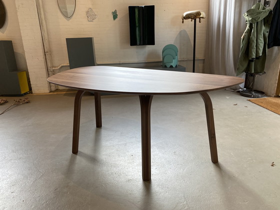 Image 1 of Esstisch aus Walnussholz