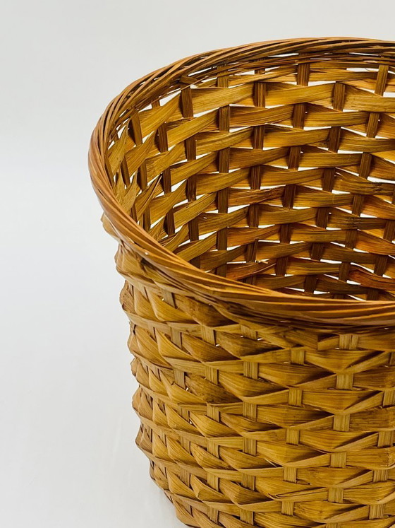 Image 1 of Cache pot vintage en osier tressé