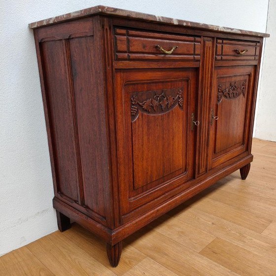 Buffet, commode et coiffeuse de salle de bains de style français ancien avec plateau en marbre – Buffet bas (photo 7 of 12)