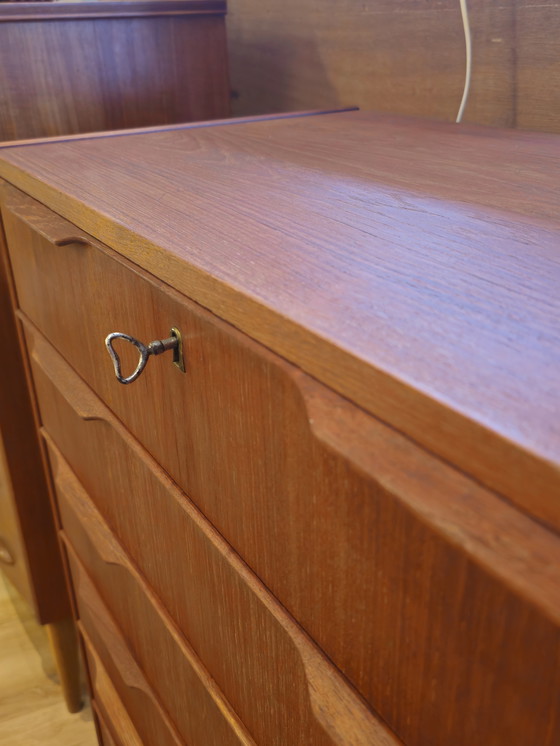 Image 1 of Vintage Deense Ladekast Ladekastje Kast Dressoir 