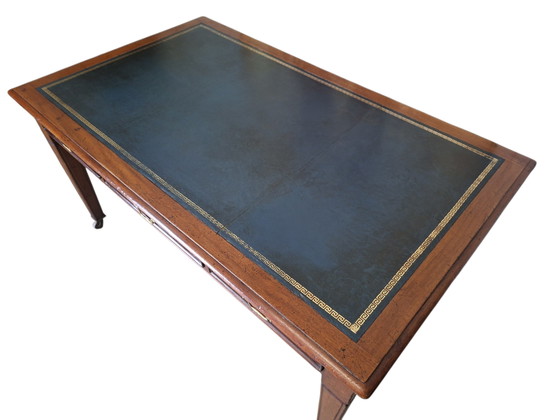 Classic English writing desk with inlaid leather, beautiful aged look, dimensions 153x90cm and 76cm high. (photo 5 of 5)
