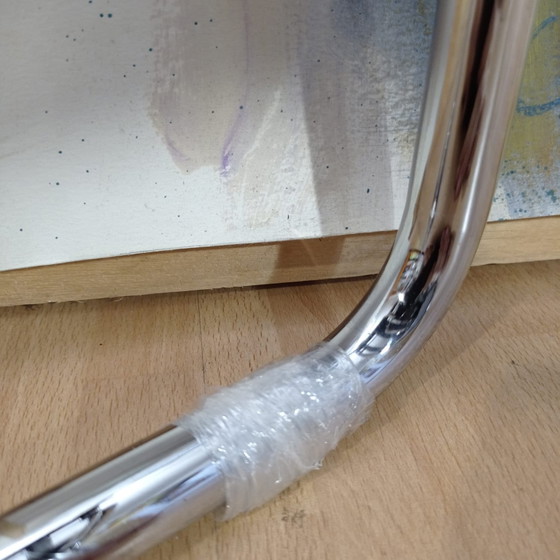 Image 1 of Poltrone Knoll Wassily B3 in pelle nera di Marcel Breuer