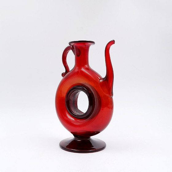Image 1 of Caraffa vintage in vetro soffiato rosso "Anneau"