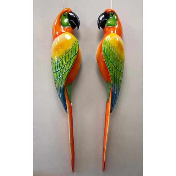 Image 1 of Pair of vintage parrots macaws in fiberglass and epoxy, Italy 1970s