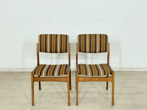 Set van 2 stijlvolle eetkamerstoelen in retrostijl uit het midden van de vorige eeuw.