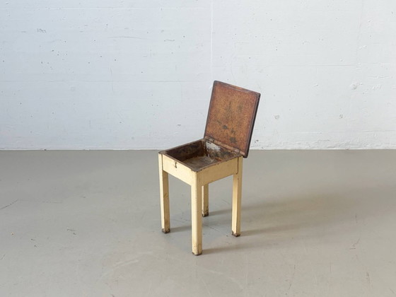 Vintage kruk met opbergruimte, circa jaren 1940/50. – Bijzettafels, Wood (photo 8 of 13)
