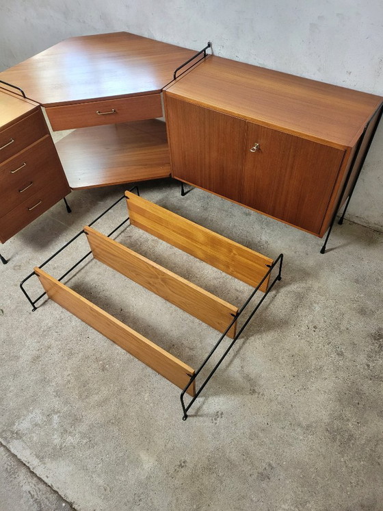 Image 1 of Sistema di pareti modulari vintage di Omnia Hilker 1960