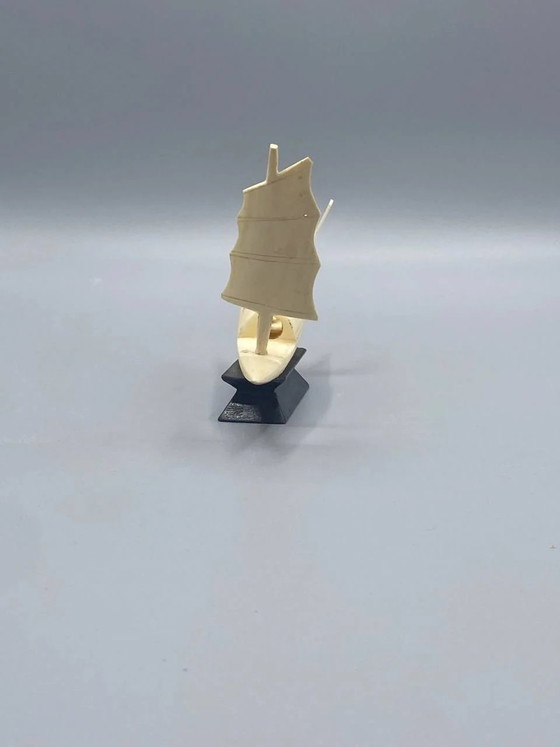 Miniature Chinese Junk – Antique Sculpture on a Base – Decorative Objects, Aziatisch (photo 3 of 5)