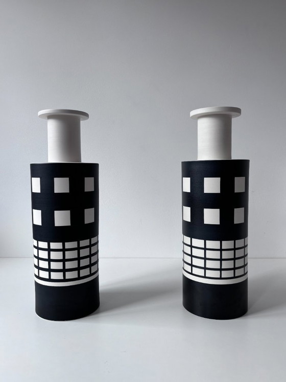 Image 1 of Vase “Rocchetto” – Ettore Sottsass pour Bitossi – Italie, circa 1980 (Hollywood Series)