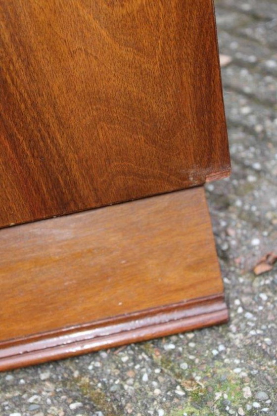 Image 1 of Vintage (jaren 30-50) 3-deurs houten kledingkast, 2x 1/3 leg en 1/3 hang