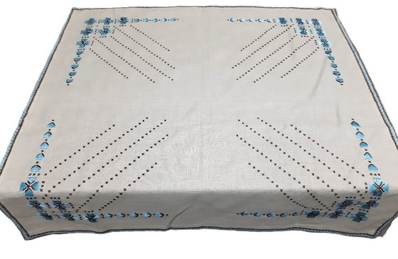 Image 1 of Tovaglia vintage ricamata a mano 72 x 68 cm