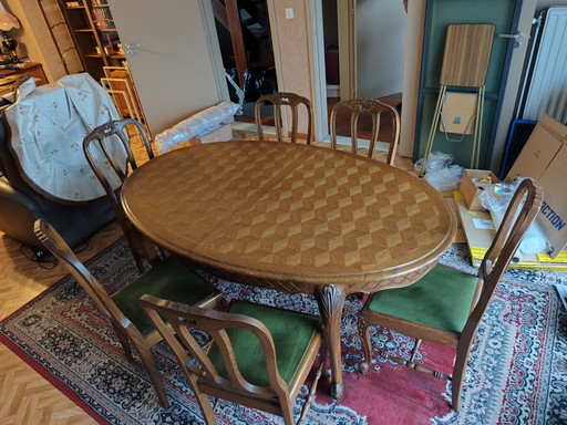 vintage eettafel met 6 bijhorende stoelen in Louis XV stijl 