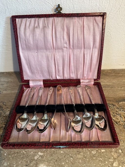 Vintage Verzilverde Theelepels Met Suikertang Originele Doos – tafelaccessoires, Metal, Silver (photo 2 of 5)