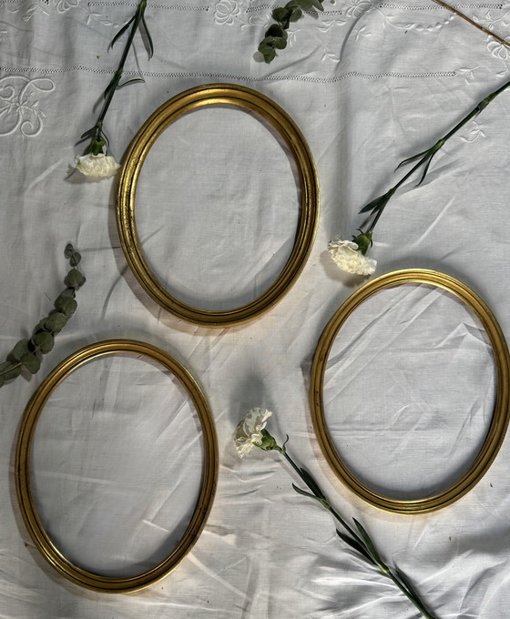 Image 1 of Lot 3 encadrements dorés vintage 