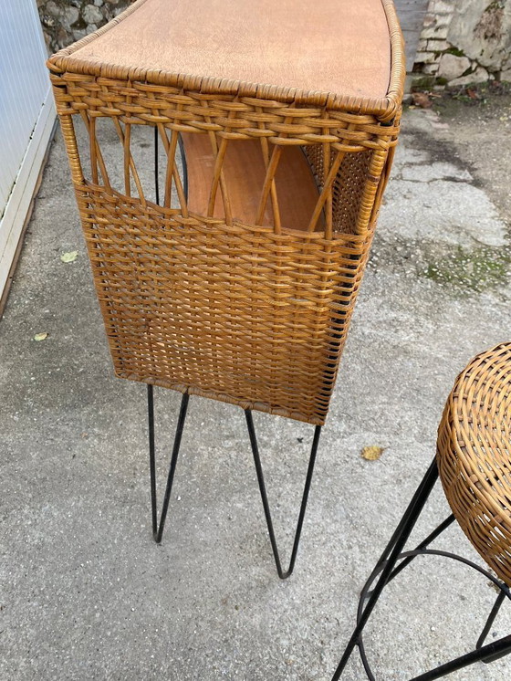 Image 1 of Bancone da bar vintage anni '50 con due sgabelli in rattan e metallo