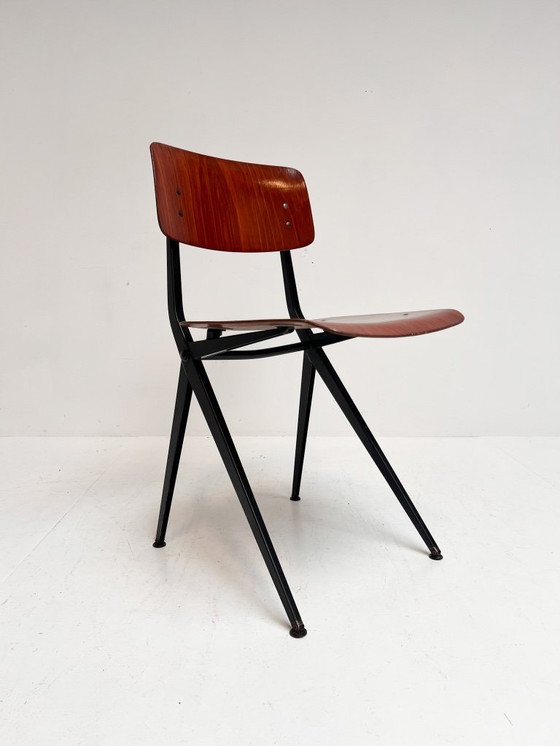 Image 1 of Ensemble de 4 chaises d'école par Ynske Kooistra pour Marko Holland, 1960