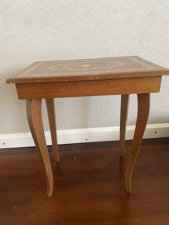 Image 1 of Charmanter klassischer Barock-Musik-Tisch aus den 1950er/60er Jahren mit funktionierender Spieluhr