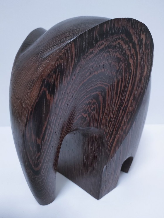 Image 1 of Dos esculturas de elefantes en madera preciosa.