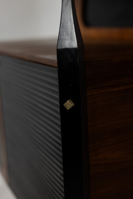 Image 1 of Coppia di armadi italiani impiallacciati in teak. Circa 1960.