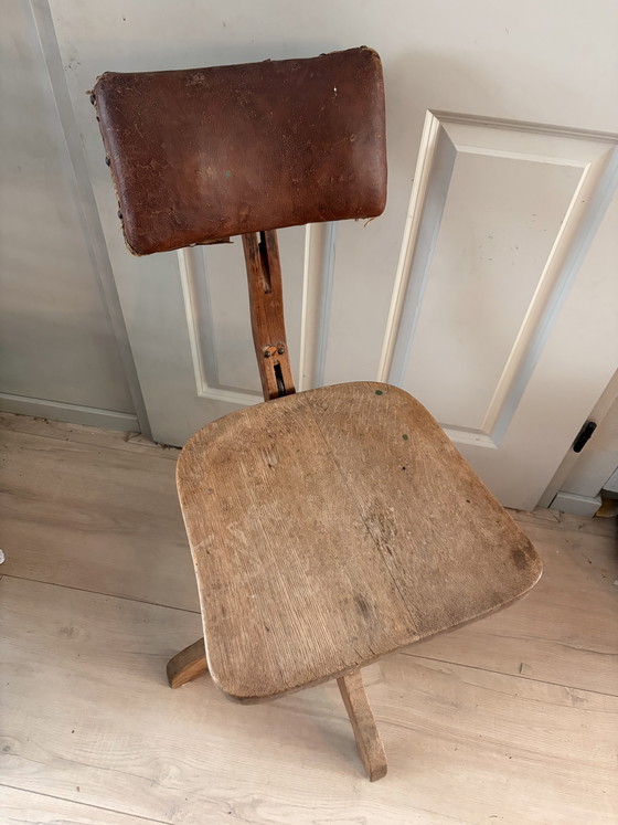 Image 1 of Sedia girevole industriale vintage – in legno e ghisa – regolabile