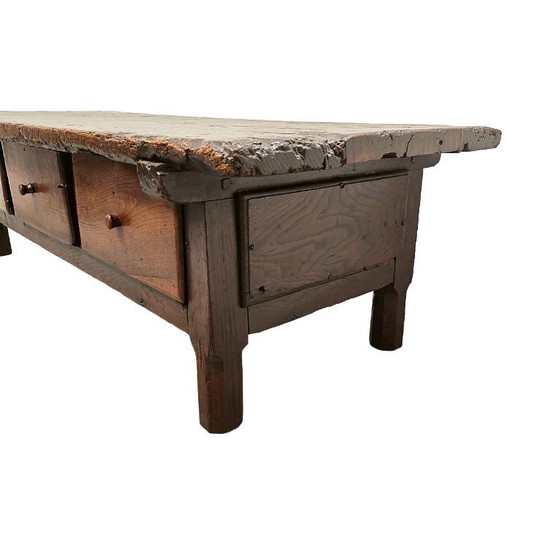 Image 1 of Antiek Spaans kastanje en noten houten salontafel, 18e eeuw