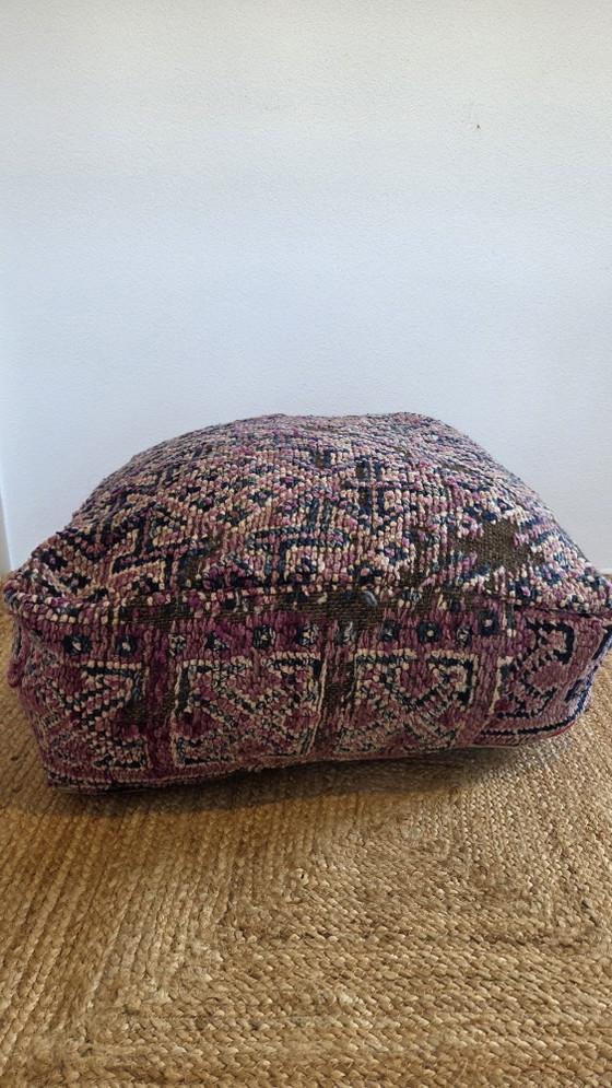 Vintage Berber Pouf – Footstools & poufs, Wool (photo 2 of 7)