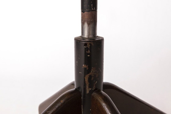 Image 1 of Vintage draaikruk - 1950/1960 Duitse industriële beuk of eik, donker gebeitst, Mid Century ontwerp