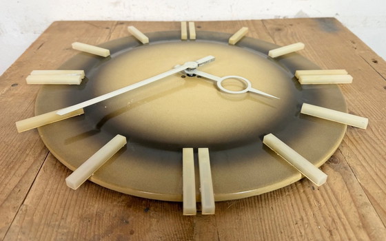 Image 1 of Horloge murale de bureau de style industriel, de Pragotron, années 1970