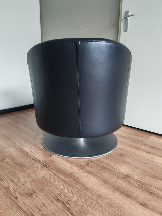 Image 1 of 2 sillones giratorios de piel Natuzzi