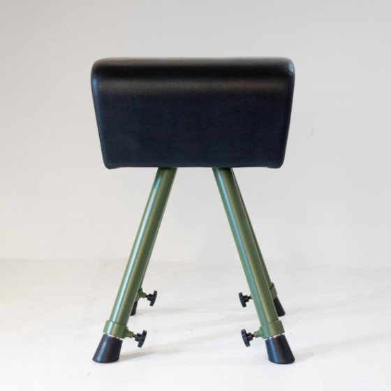 Image 1 of 1x panca industriale moderna di metà secolo per cavalli, metallo verde e pelle nera