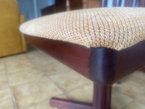 Image 1 of 6 hermosas sillas giratorias A.H. Macintosh de teca