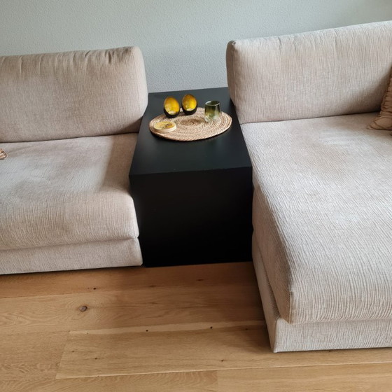 Image 1 of Te koop: Mooie lounge bank van BLOOM incl bijbehorende coffeetable.