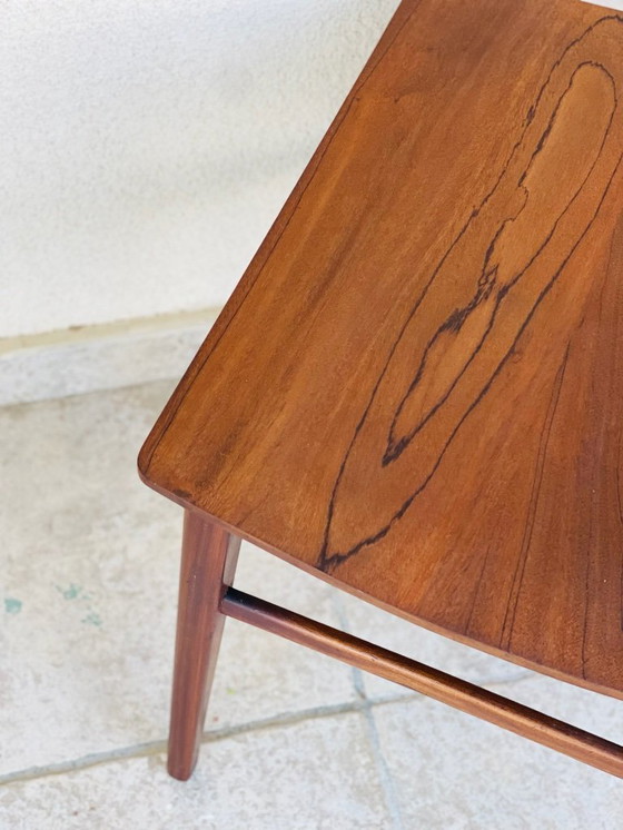 Image 1 of Table d'appoint vintage scandinave en noyer, 1960