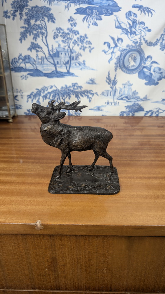 Image 1 of Sculpture en bronze d'un cerf bramant dans le goût de Paul-Édouard Delabrièrre